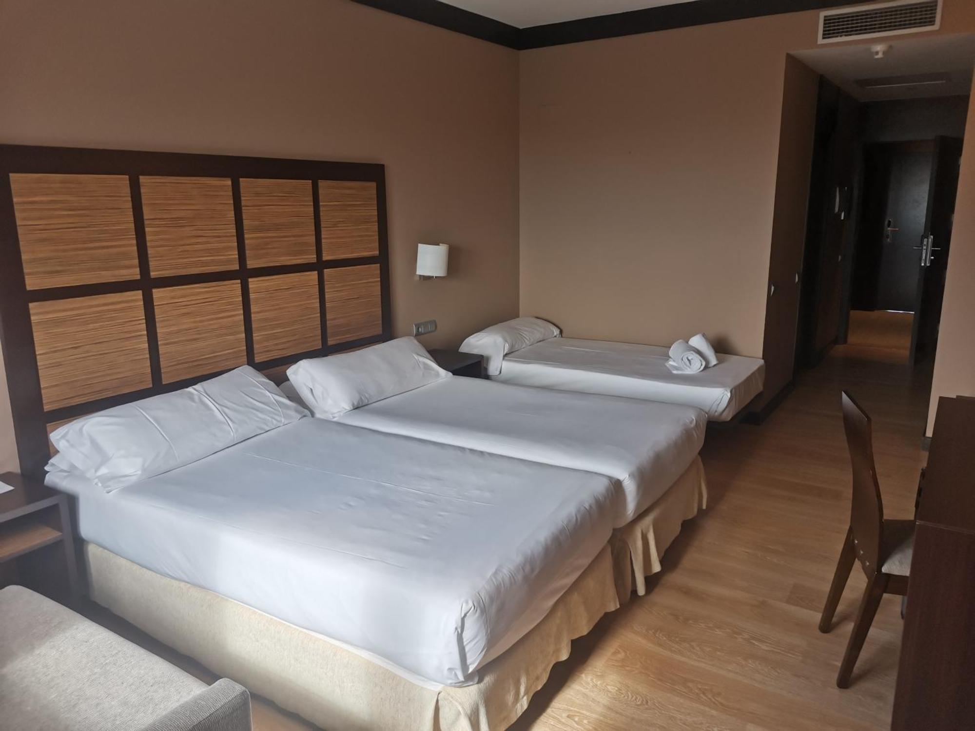 Aparthotel Attica 21 Valles Sabadell Exterior photo
